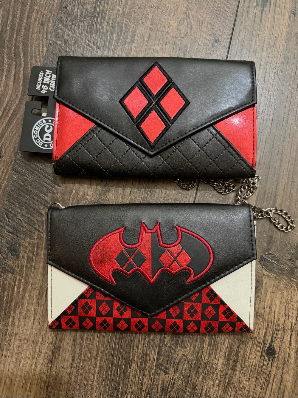 DC Comics Bioworld Harley Quinn Joker Red & Black Envelope Crossbody Wallet